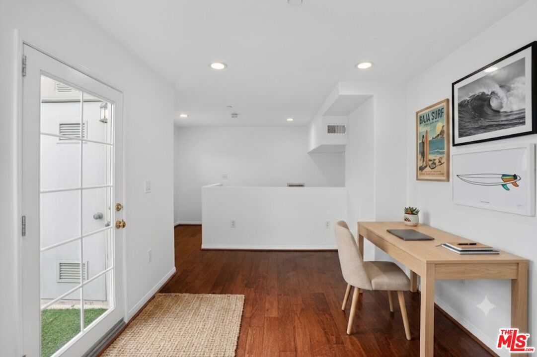 7301 W Manchester Ave Unit: 117