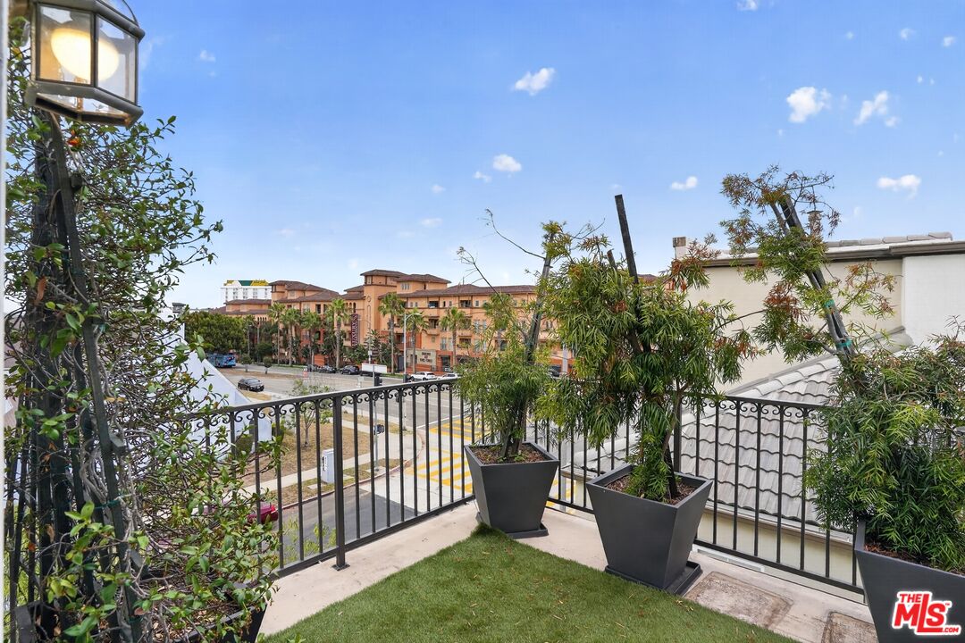 7301 W Manchester Ave Unit: 117