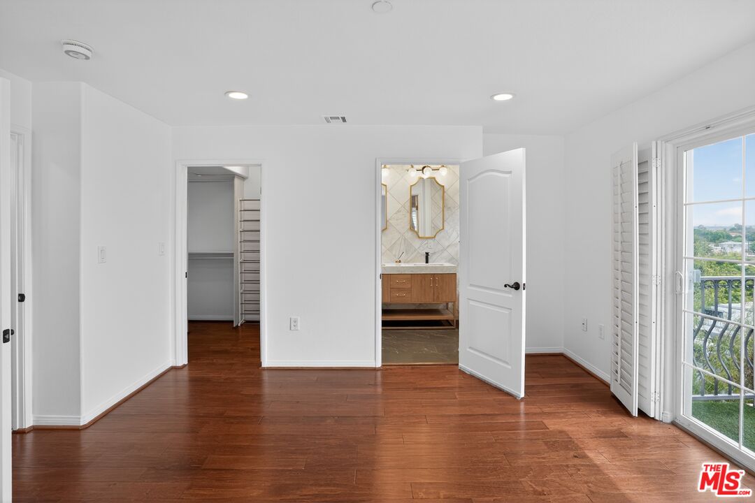 7301 W Manchester Ave Unit: 117
