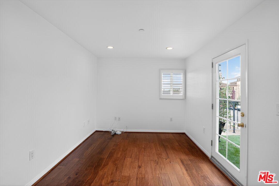 7301 W Manchester Ave Unit: 117