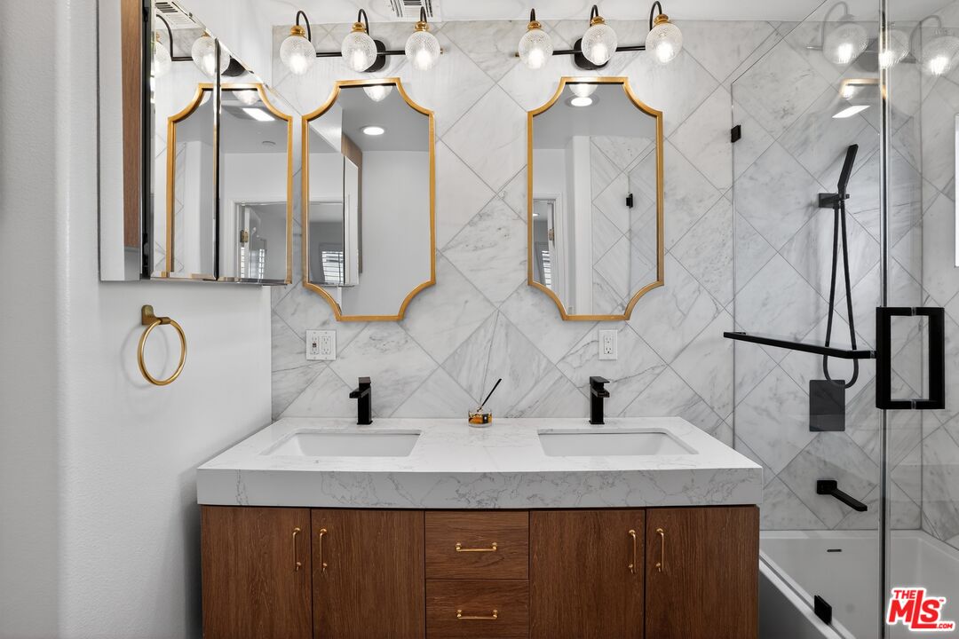 7301 W Manchester Ave Unit: 117