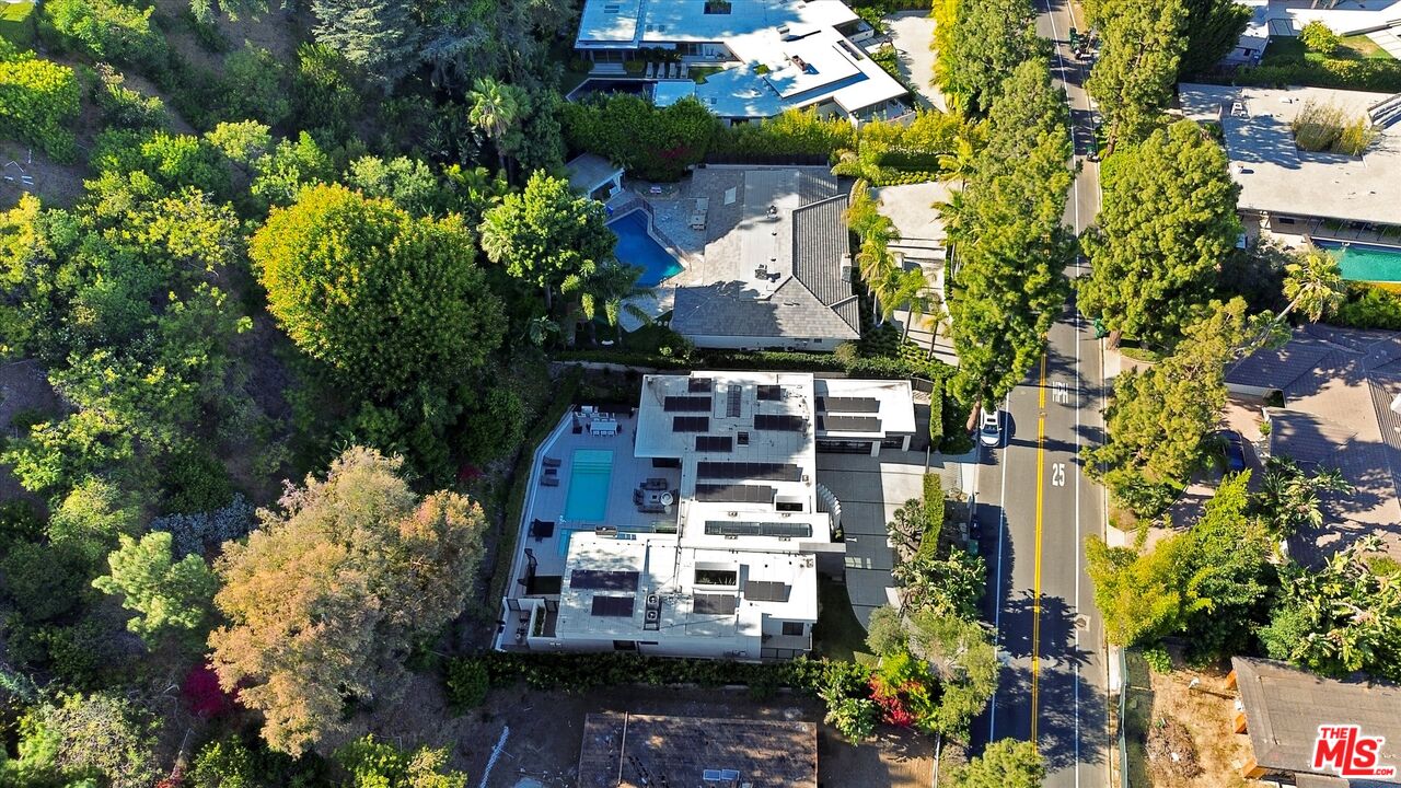 1049 Loma Vista Dr