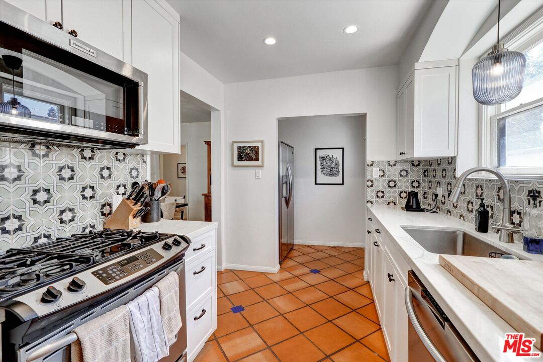 3622 Veteran Ave