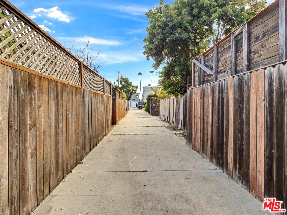 104 Sunridge St