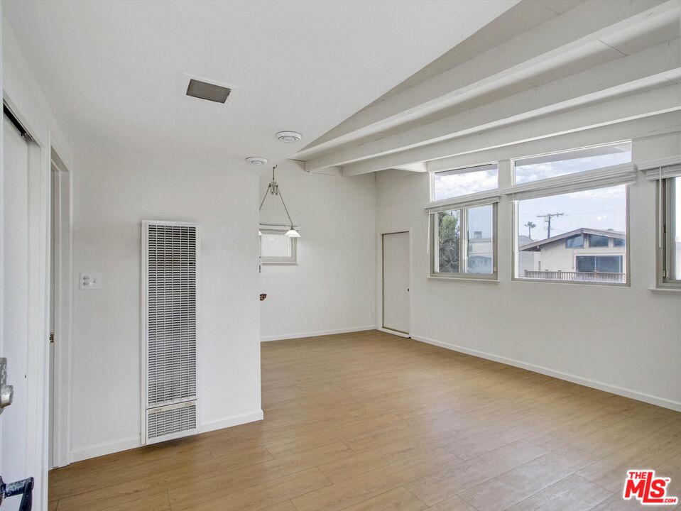 104 Sunridge St