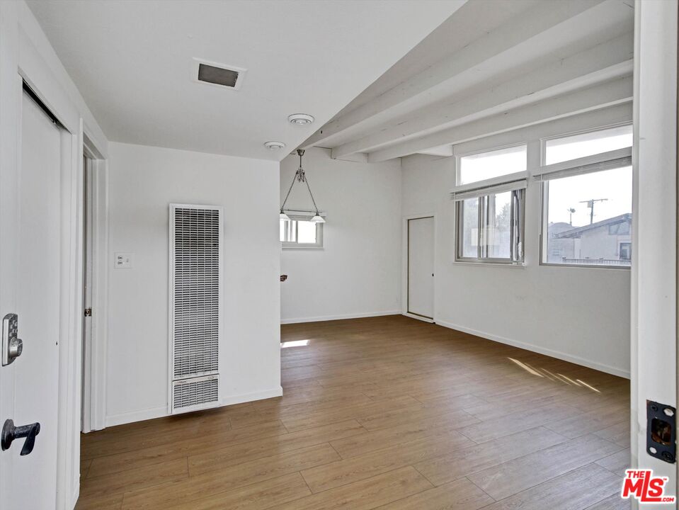 104 Sunridge St