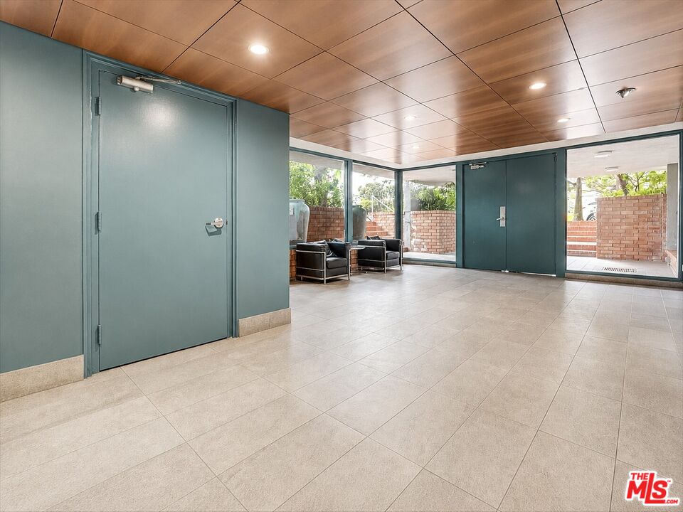 930 California Ave Unit: 301