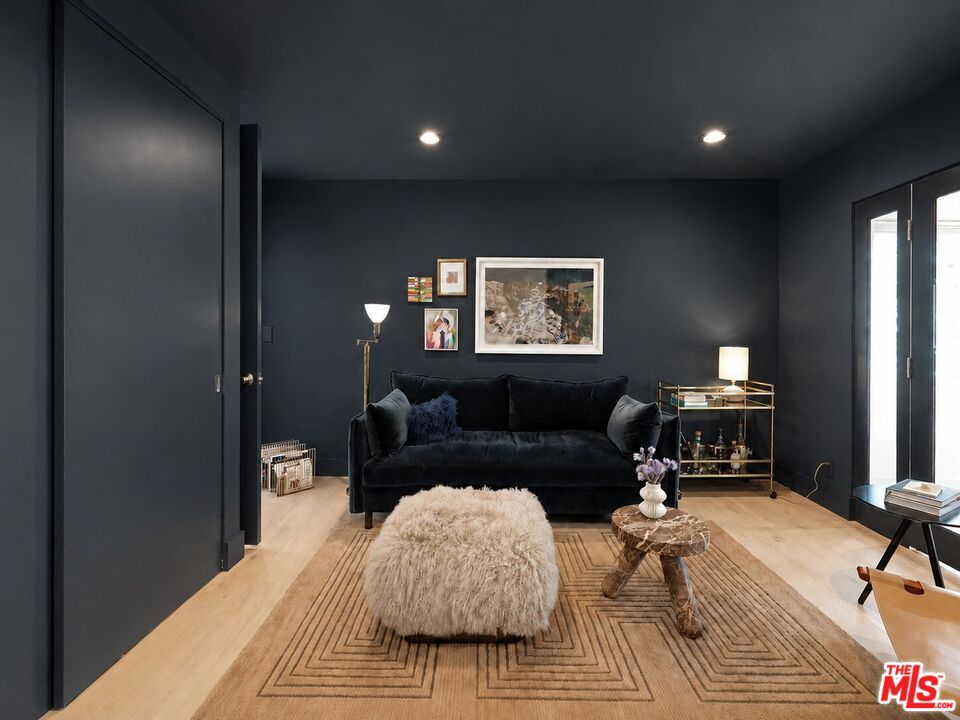 930 California Ave Unit: 301