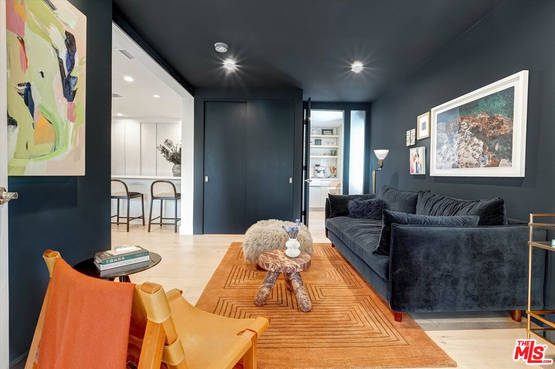 930 California Ave Unit: 301