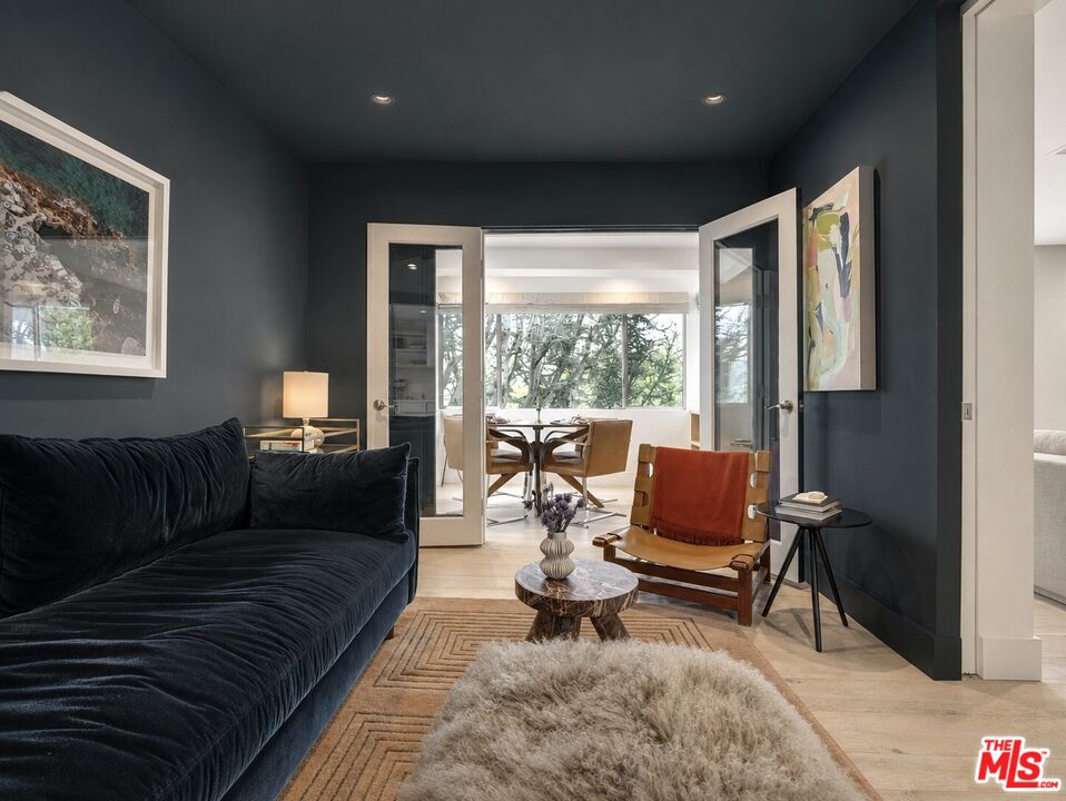 930 California Ave Unit: 301