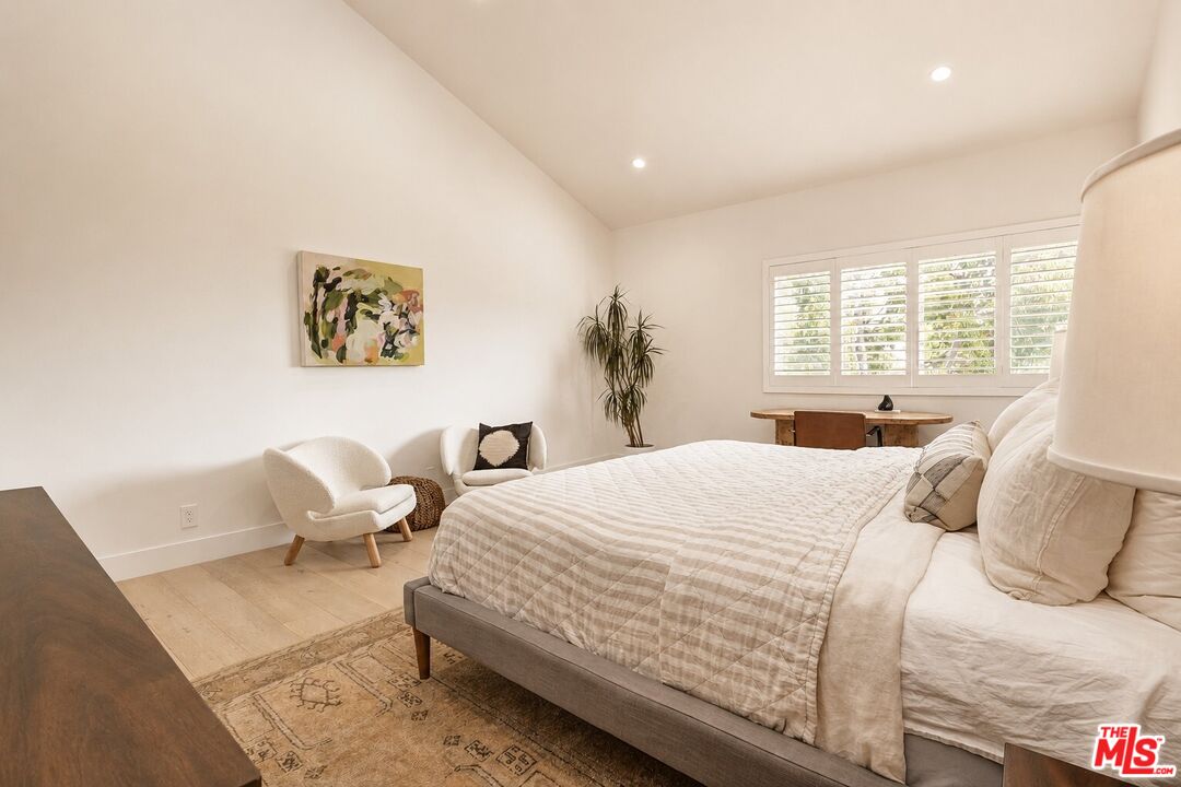 930 California Ave Unit: 301