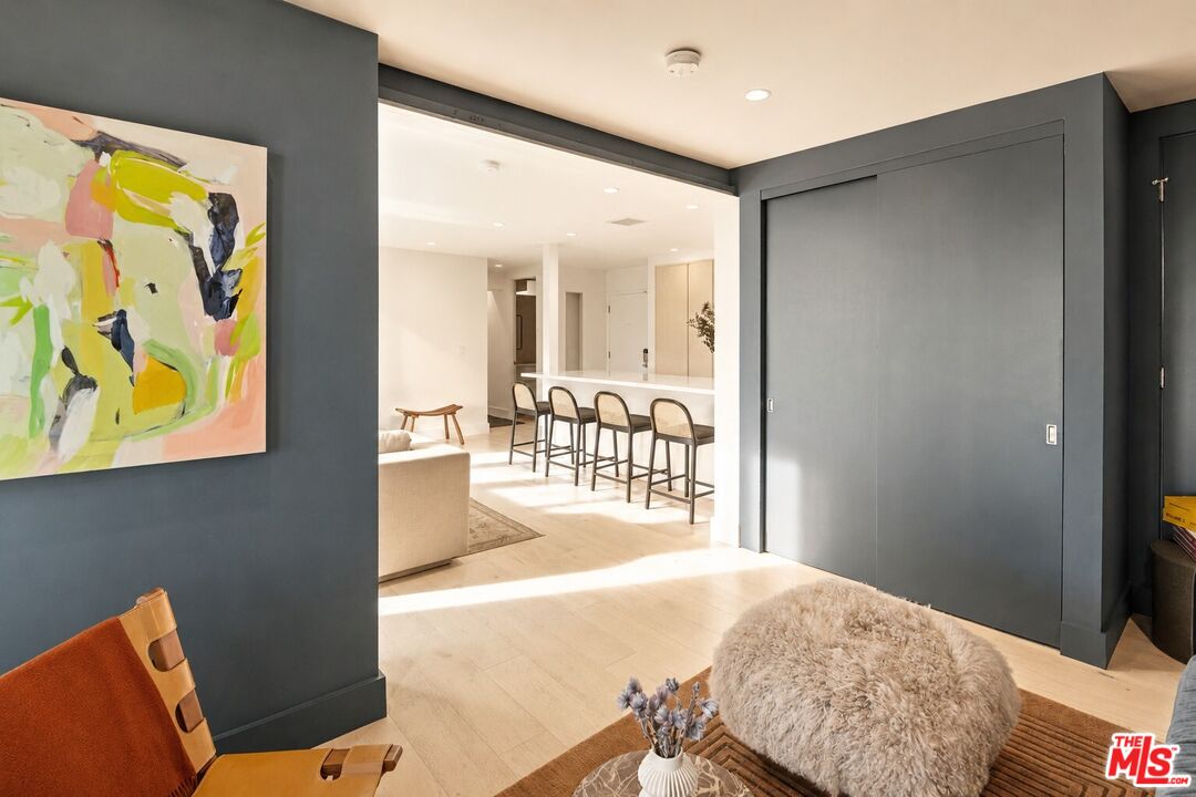 930 California Ave Unit: 301
