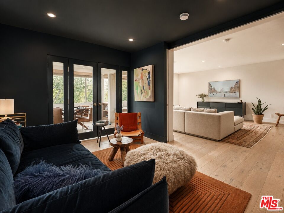 930 California Ave Unit: 301