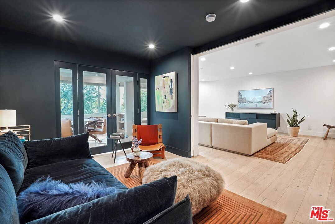 930 California Ave Unit: 301