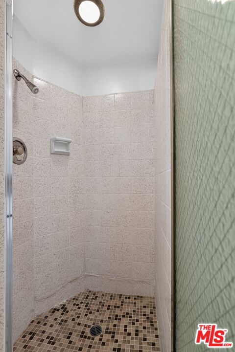 39000 Waterview Dr