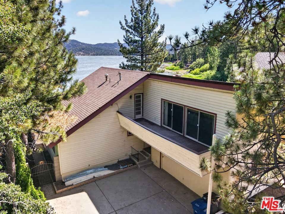 39000 Waterview Dr