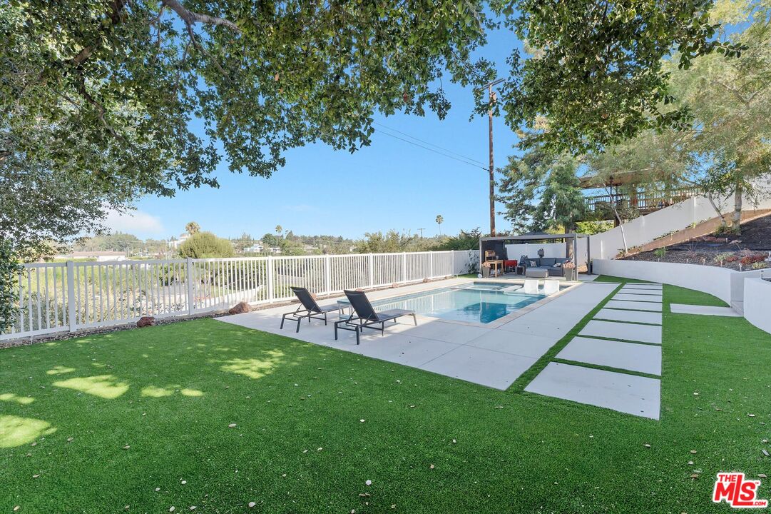 9449 Forbes Ave