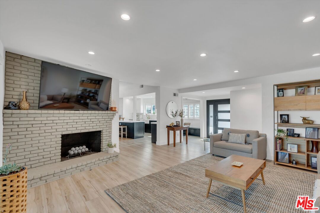 9449 Forbes Ave
