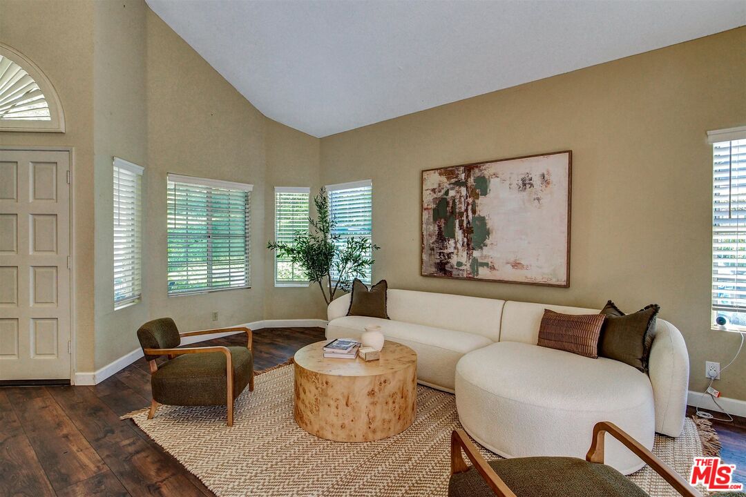 2304 Calle Trella