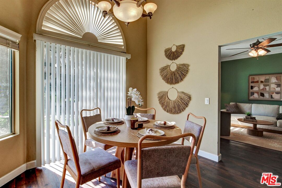 2304 Calle Trella