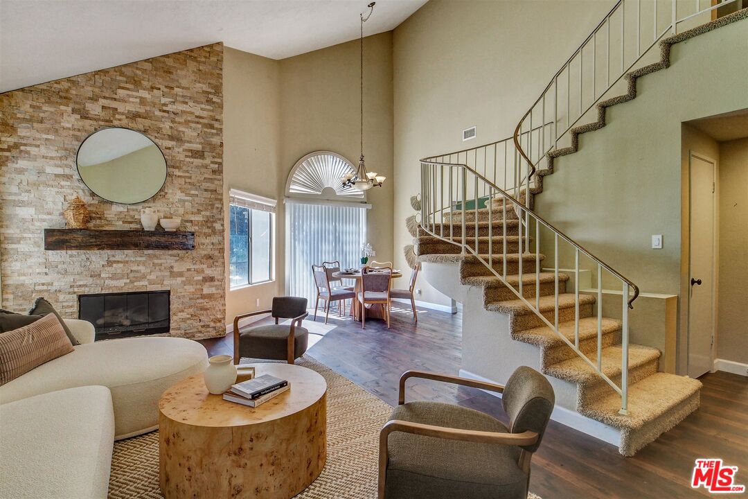 2304 Calle Trella