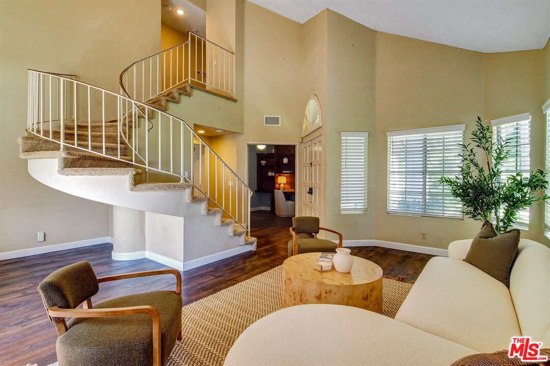 2304 Calle Trella