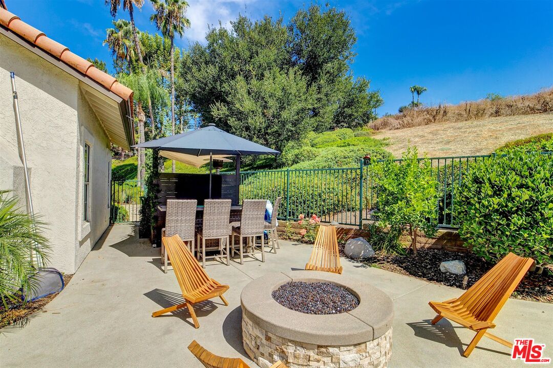 2304 Calle Trella