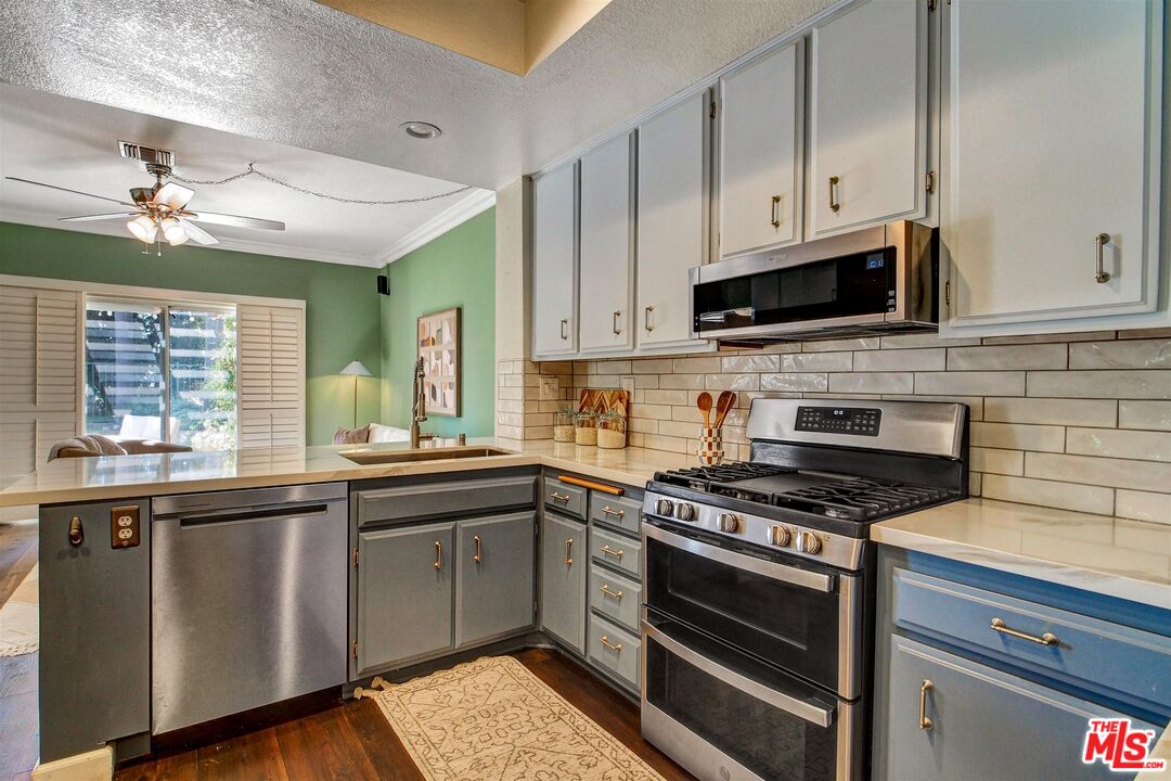 2304 Calle Trella