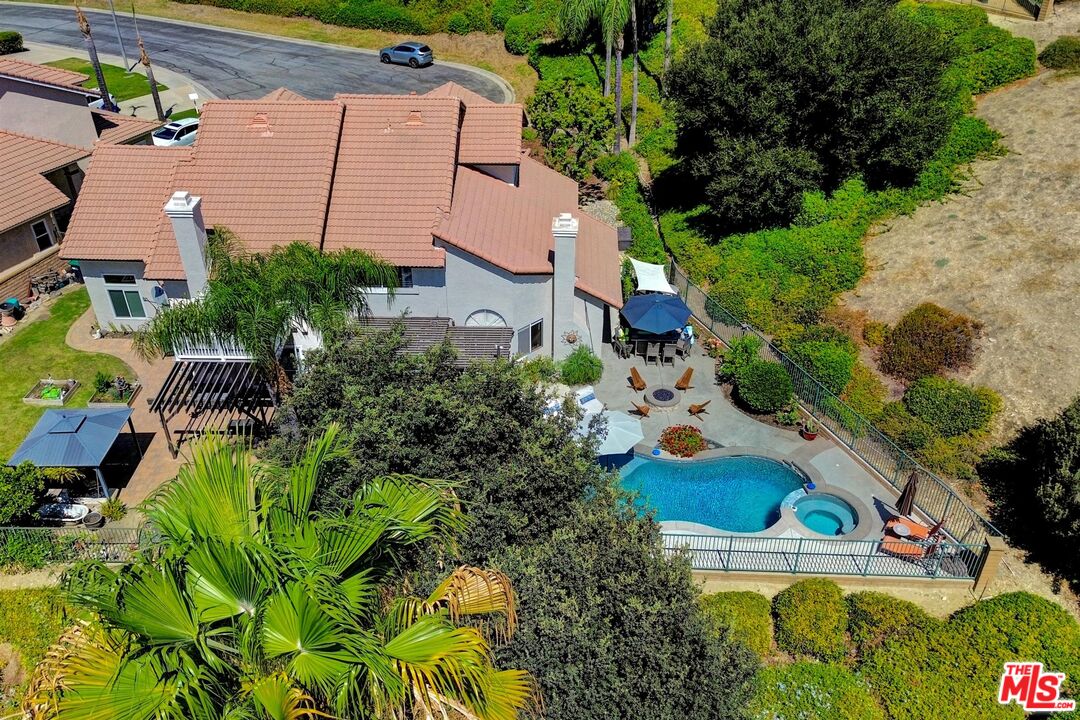2304 Calle Trella