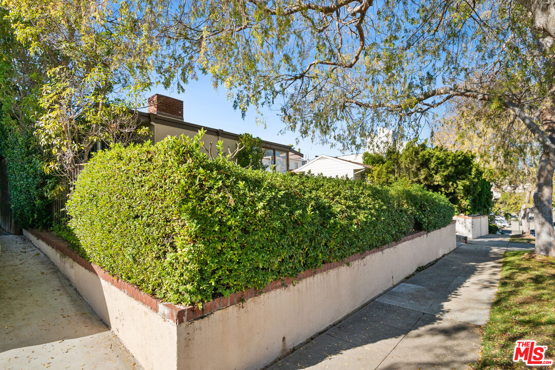1621 Manning Ave