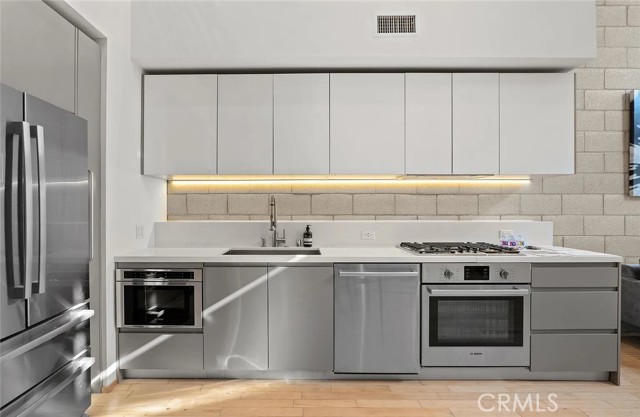 3450 Cahuenga BLVD Unit: 402