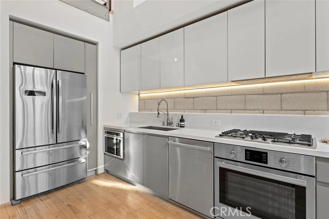 3450 Cahuenga BLVD Unit: 402