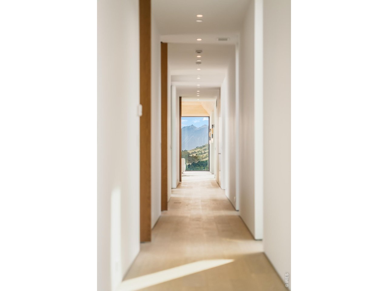 9631 Mountain Ridge Pl