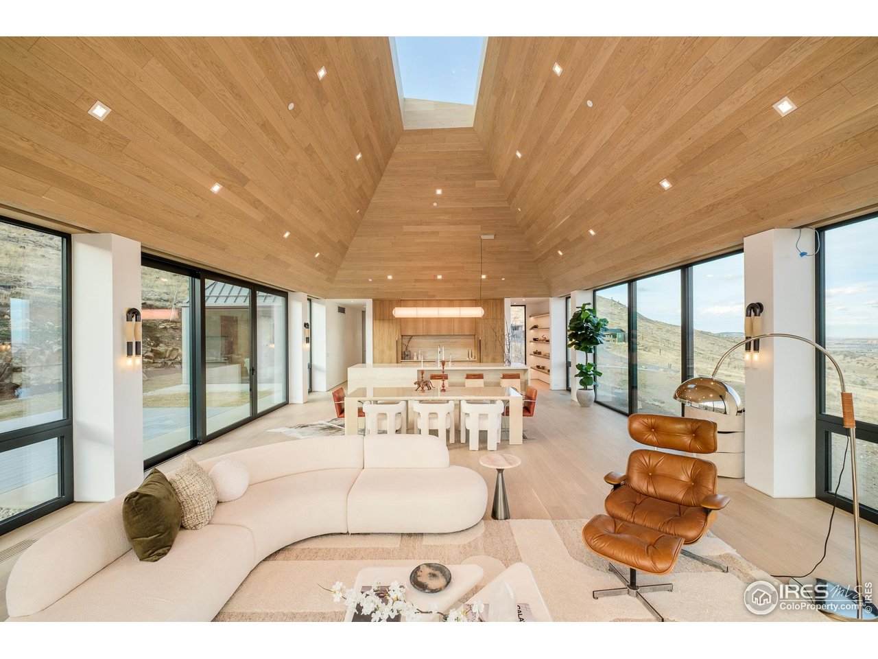 9631 Mountain Ridge Pl