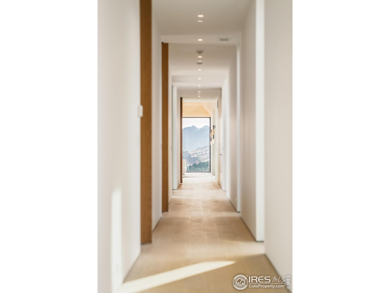 9631 Mountain Ridge Pl