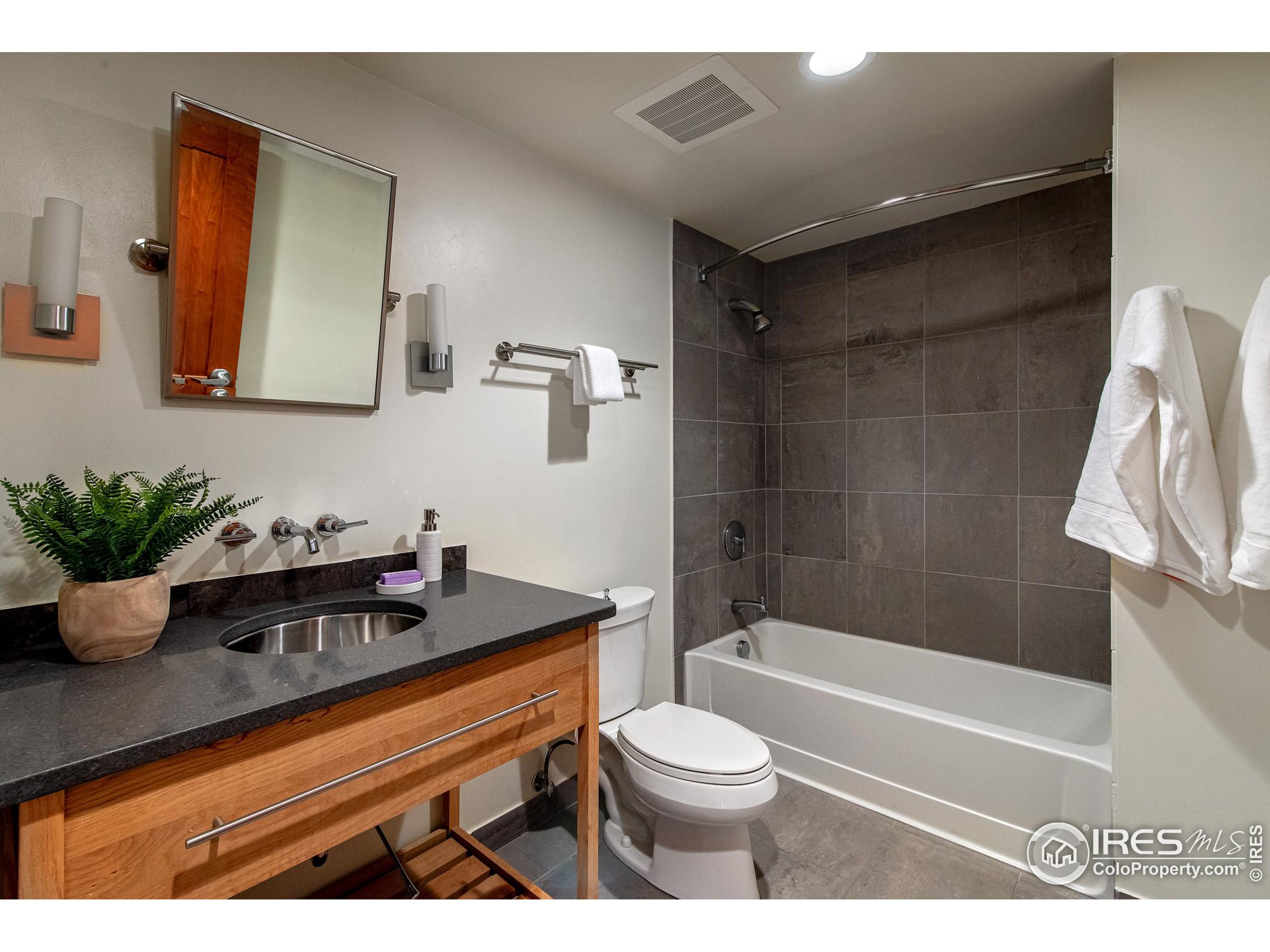1360 Walnut St Unit: 311