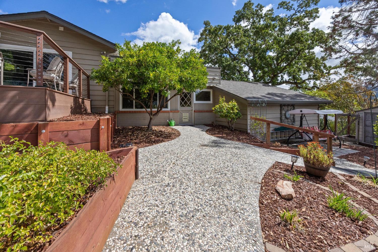 517 La Gonda Way