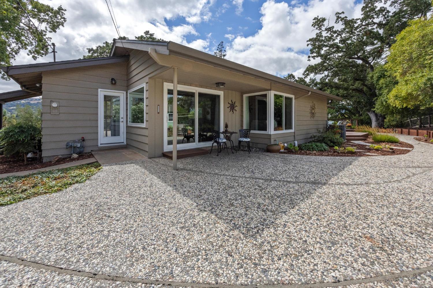 517 La Gonda Way