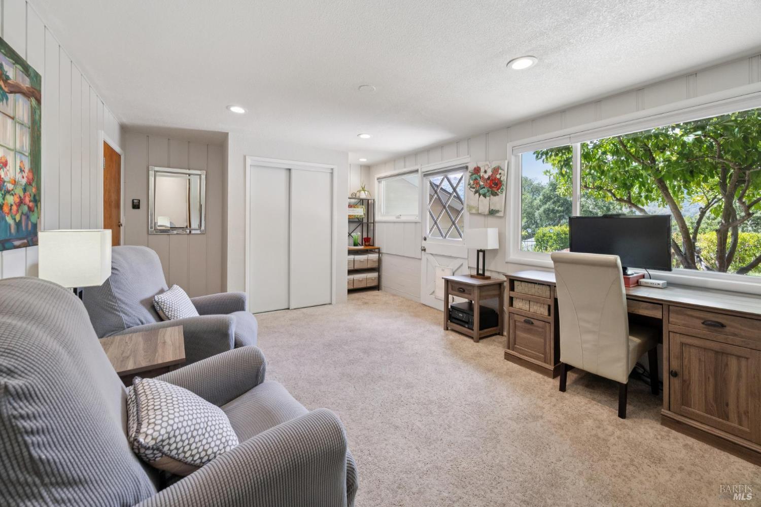 517 La Gonda Way