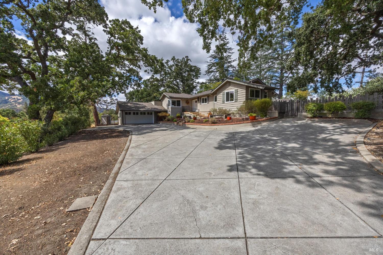 517 La Gonda Way