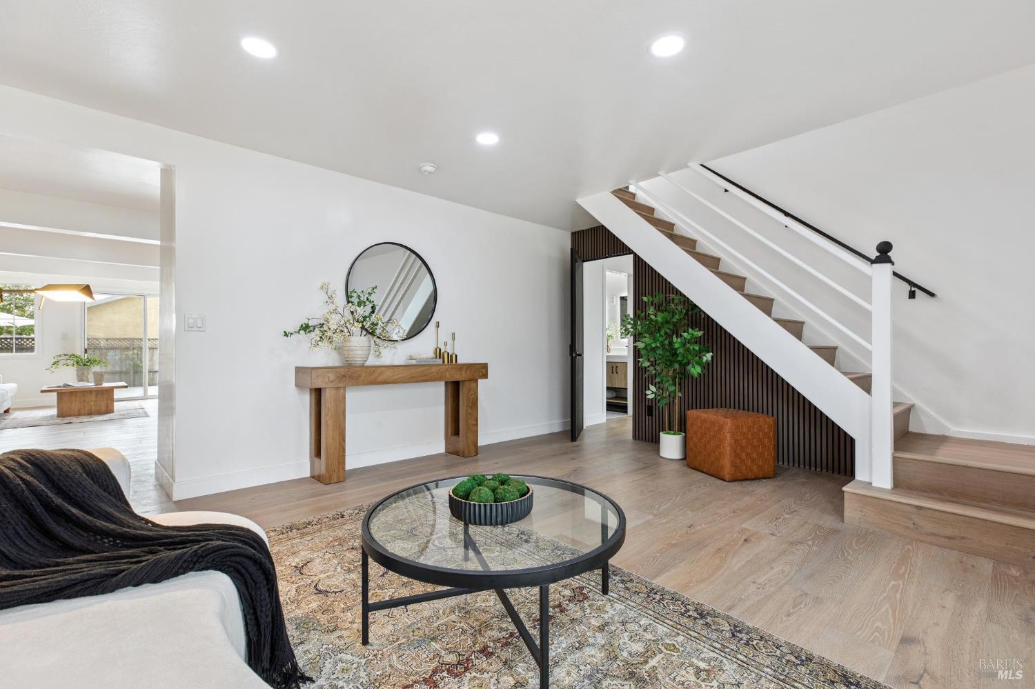 29 Alta Dr