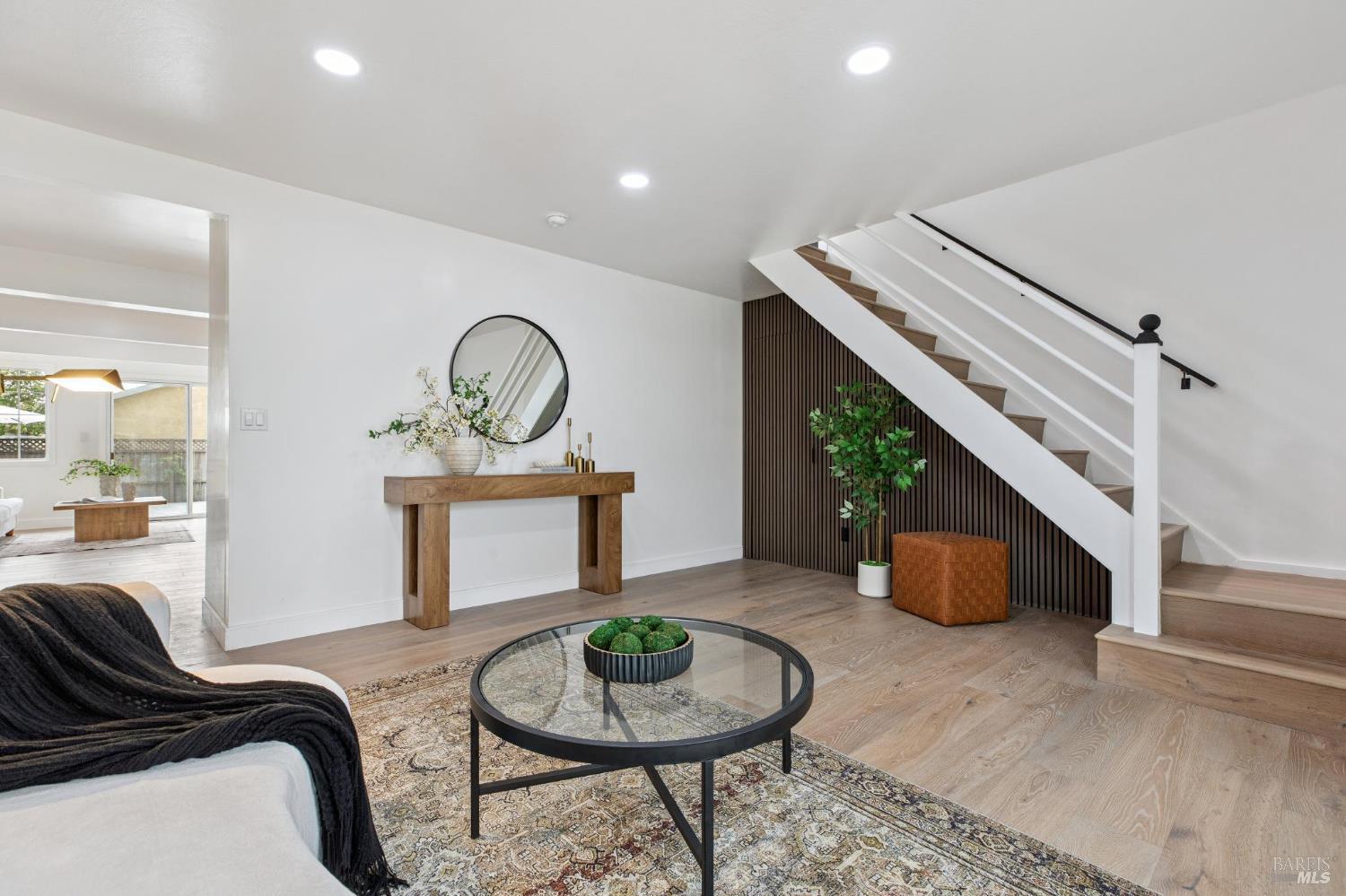 29 Alta Dr