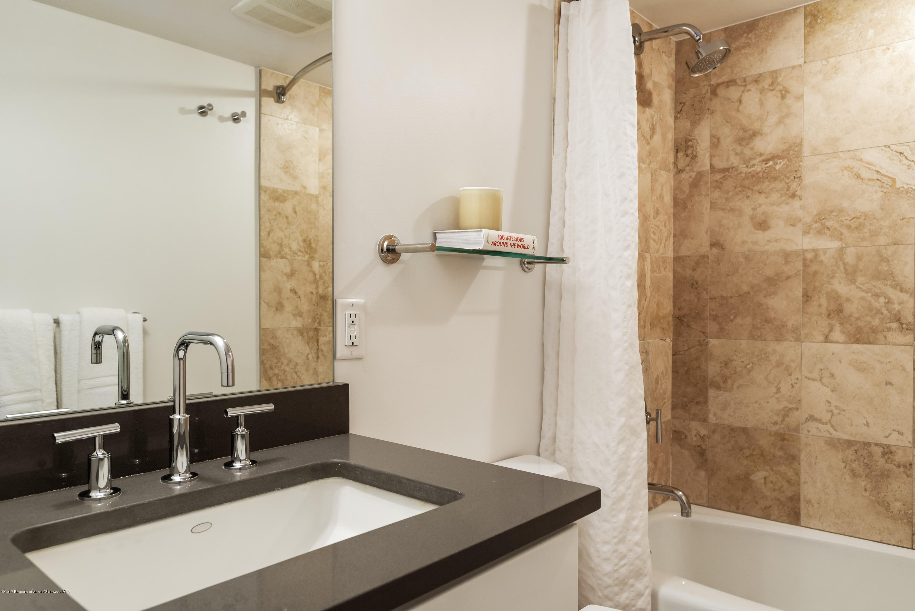 124 W Hyman Avenue 2-E