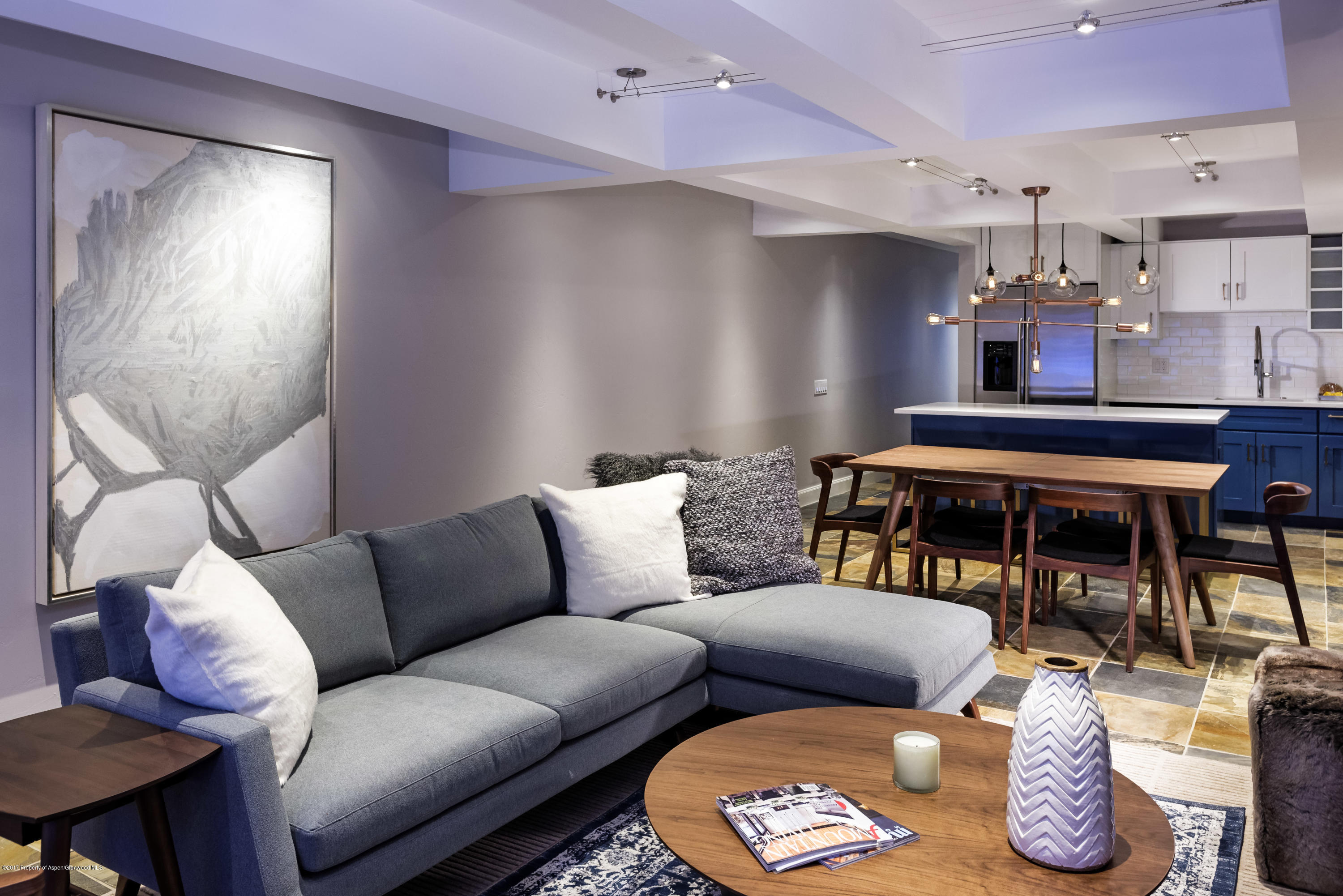 124 W Hyman Avenue 2-E