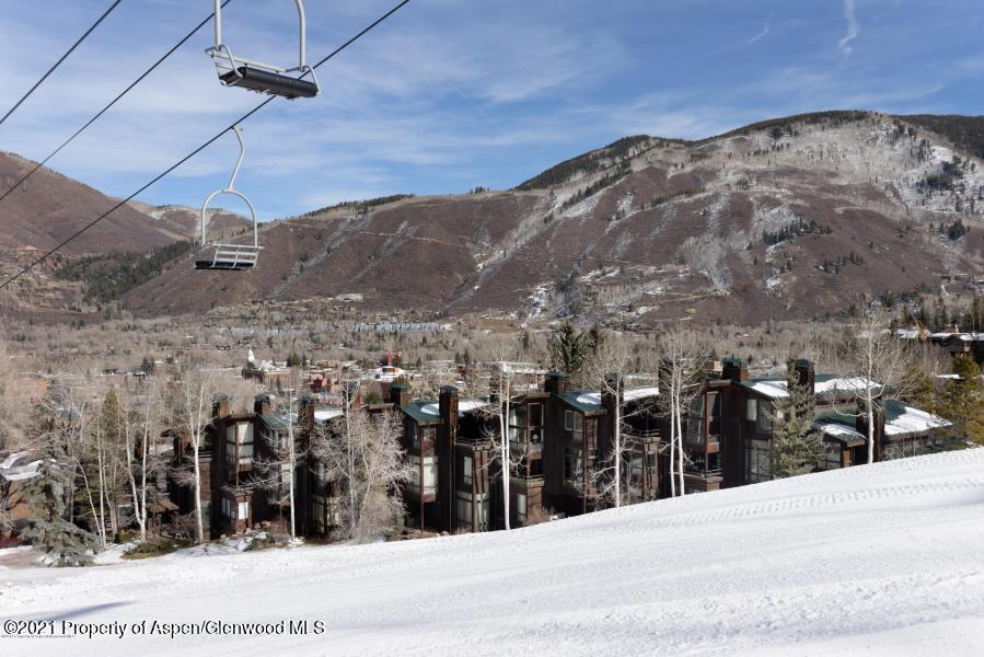 800 S Monarch Street #4