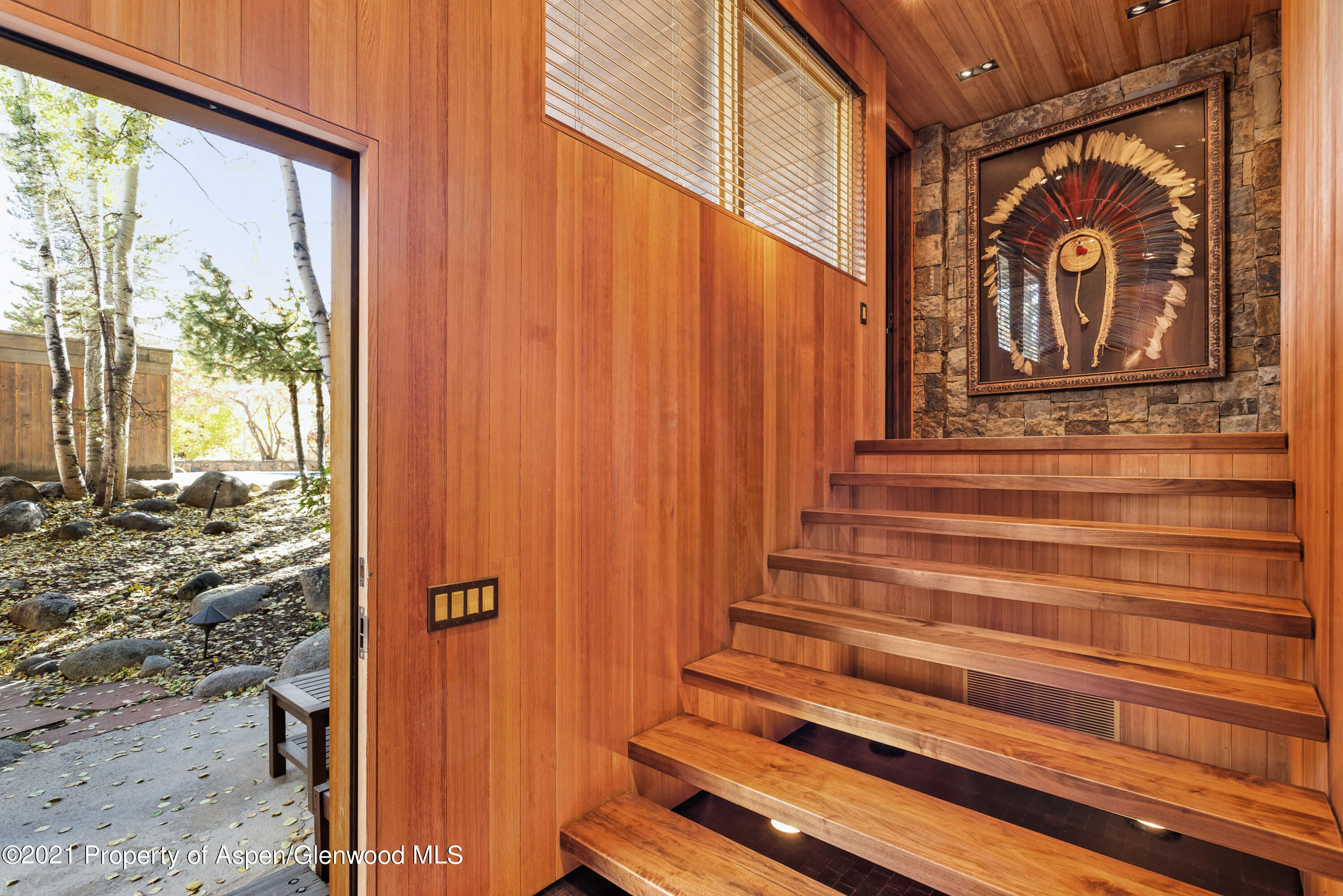 800 S Monarch Street #4