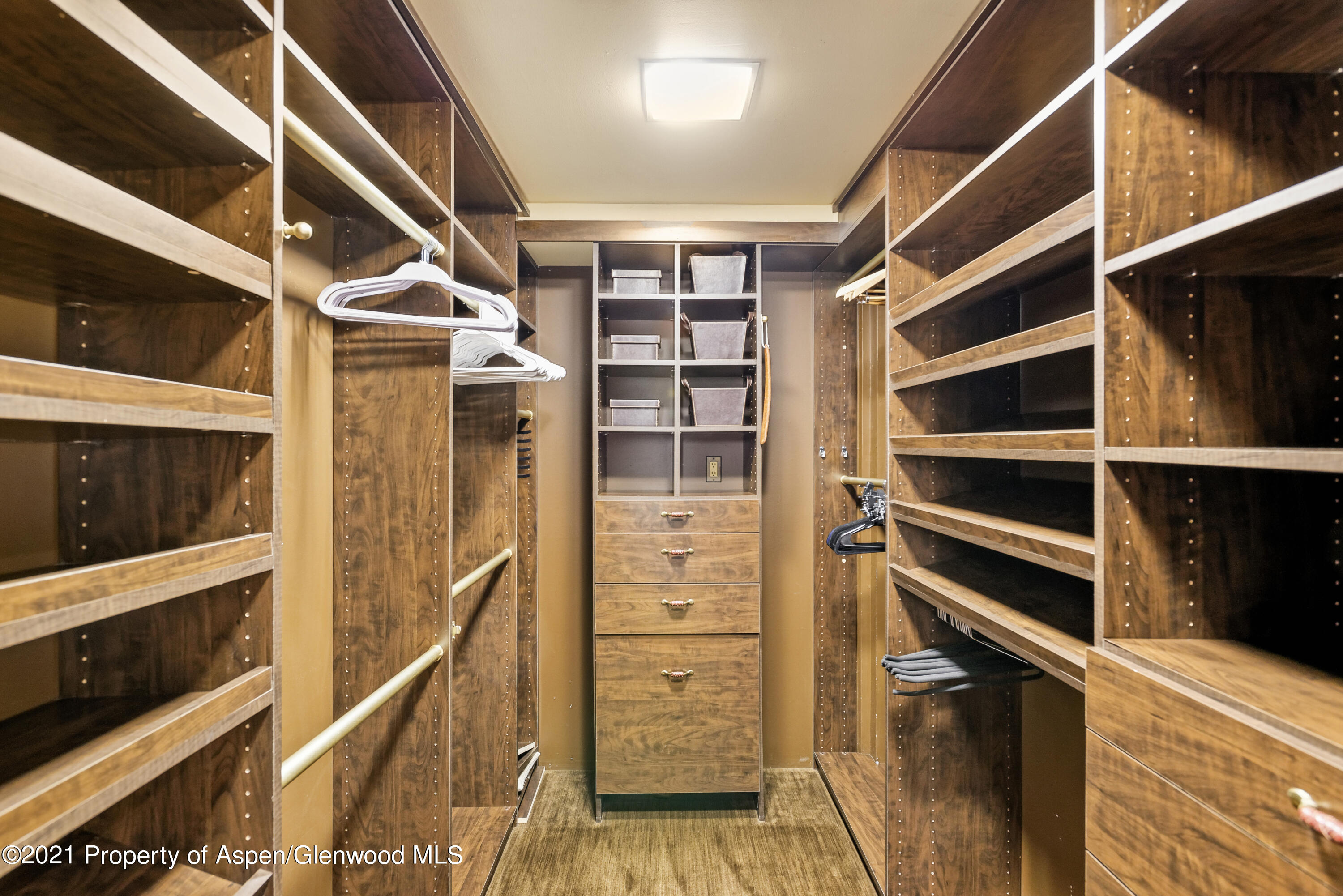 800 S Monarch Street #4