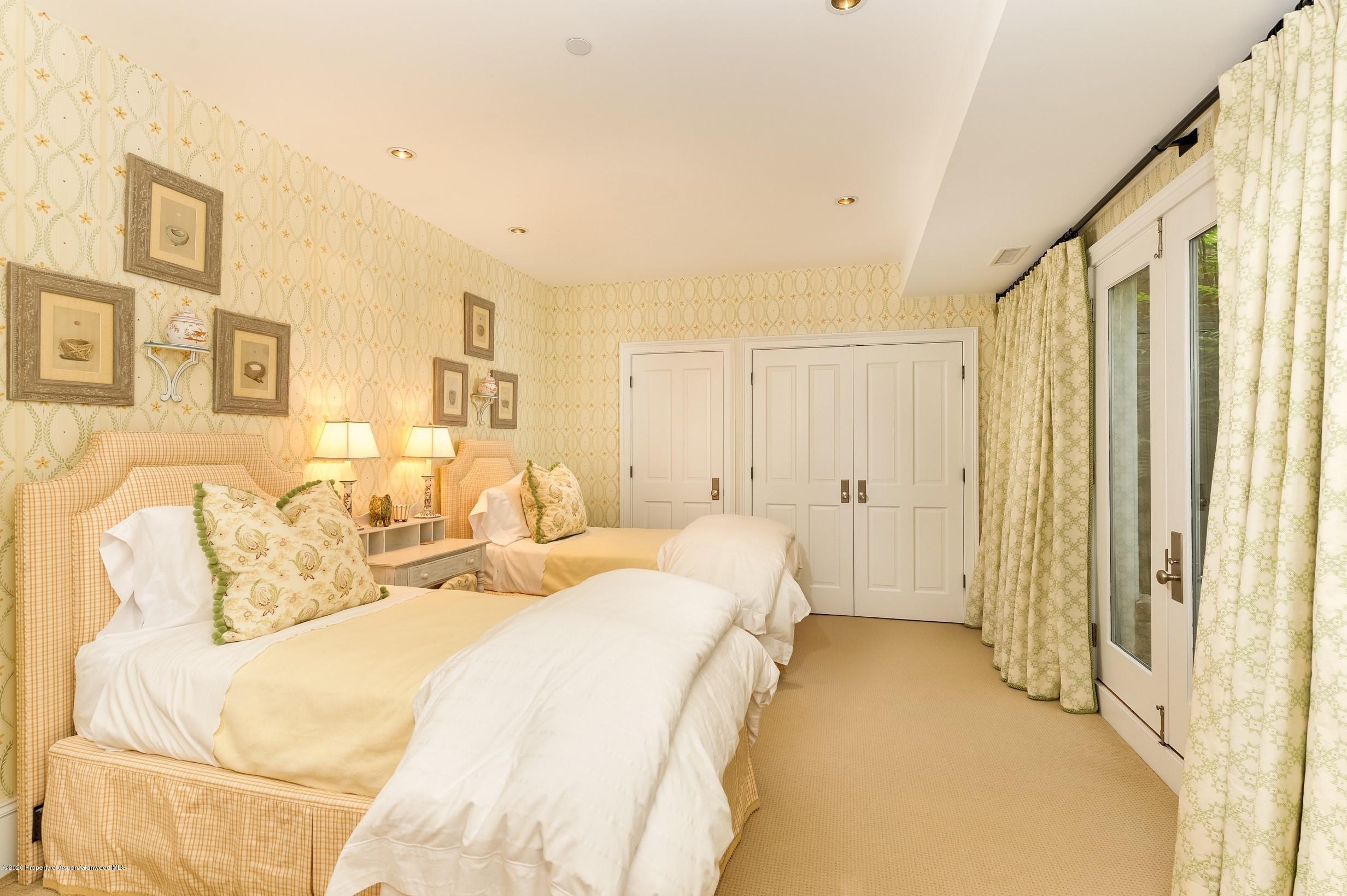 716 W Francis Street