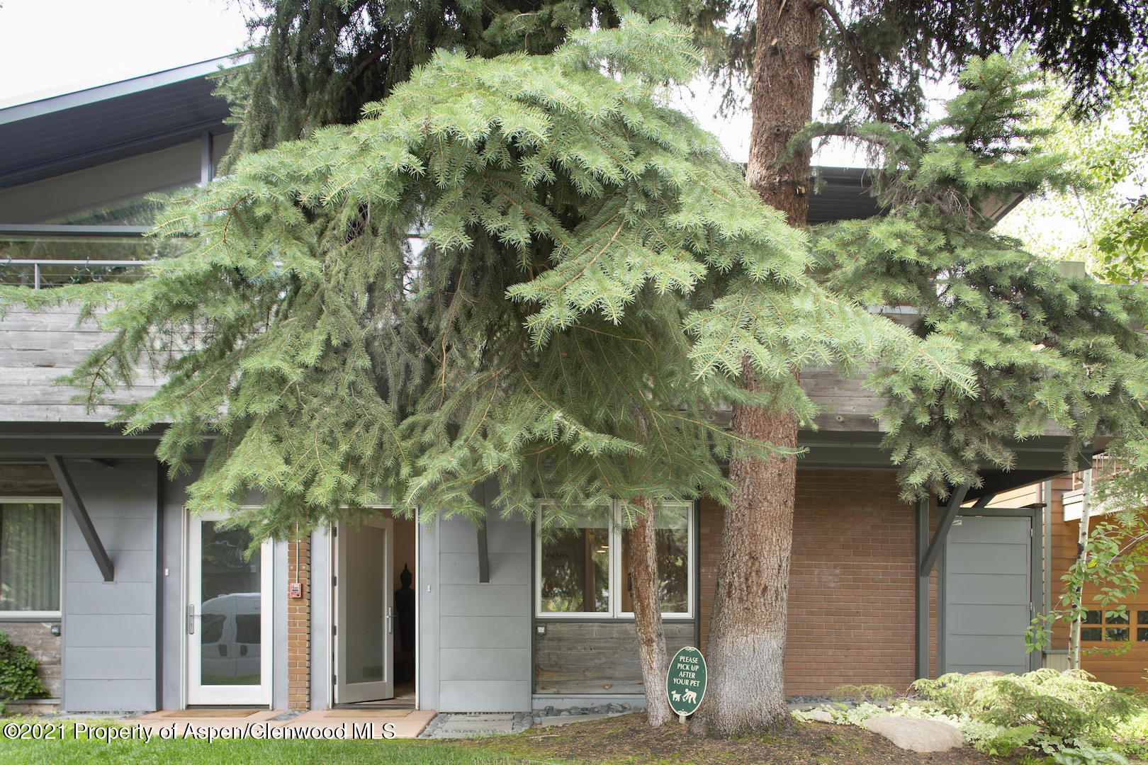 1001 E Cooper Avenue #4