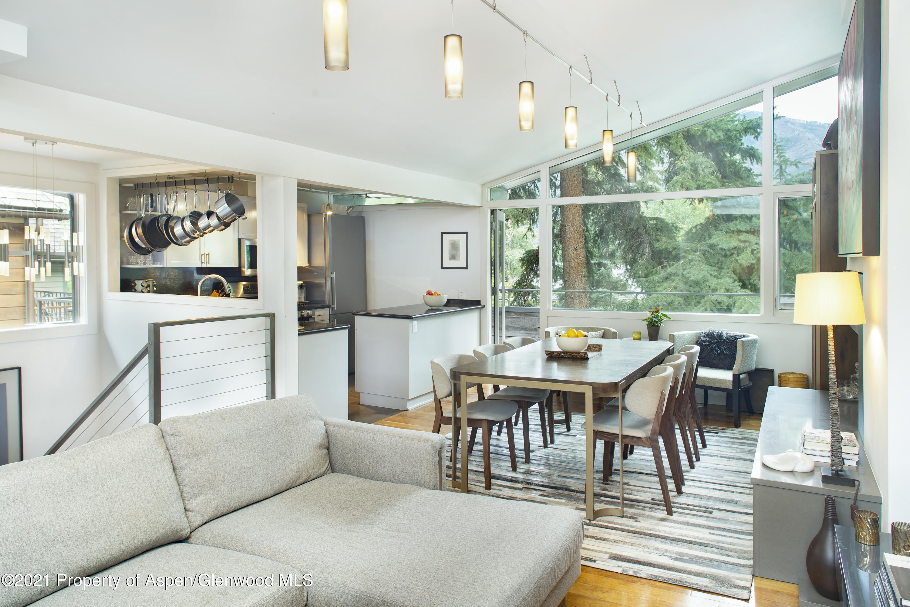 1001 E Cooper Avenue #4